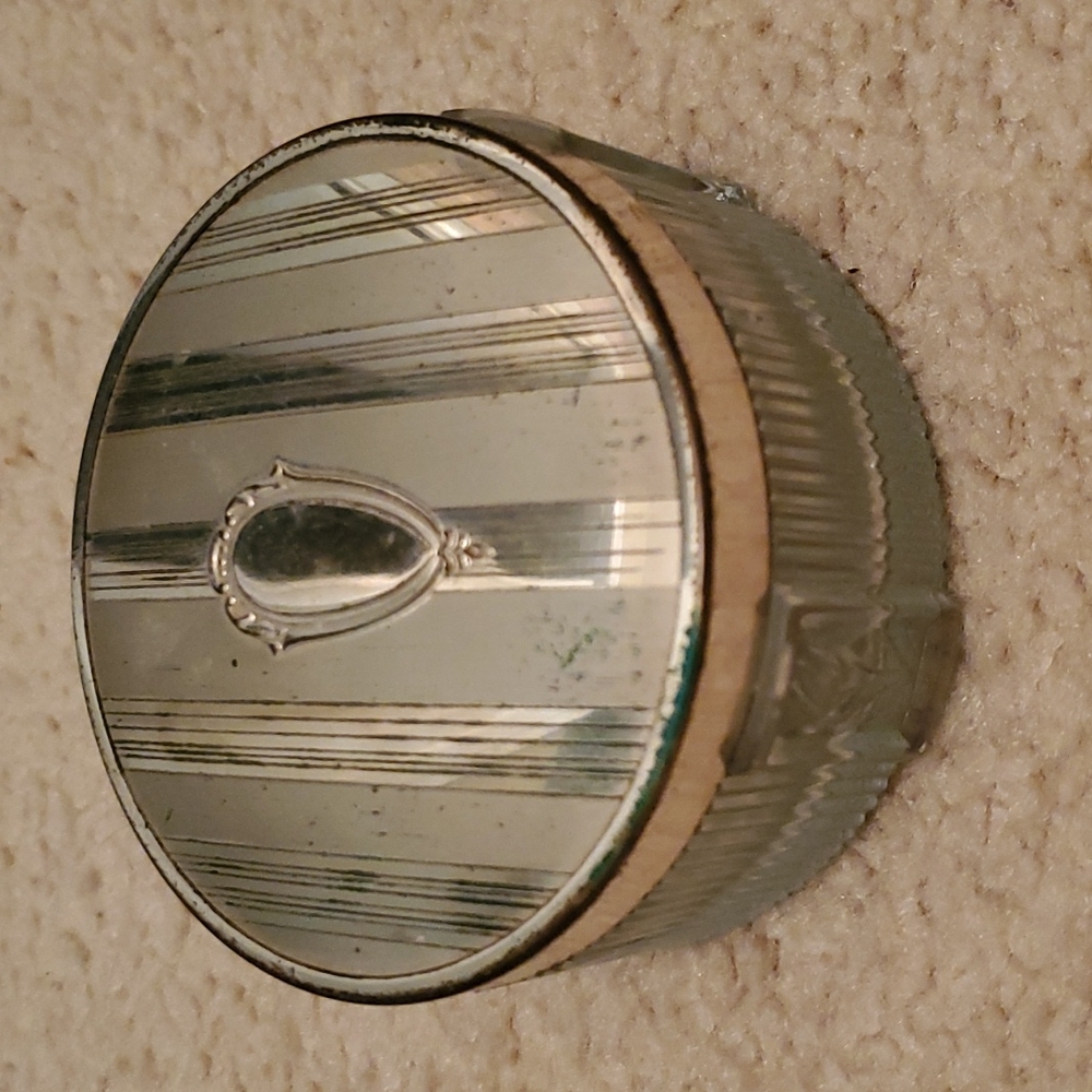 Powder Jar/Vanity Dresser Jar....Vintage